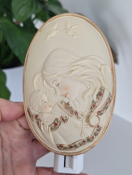 Night Light Angel - Picture 2 of 15